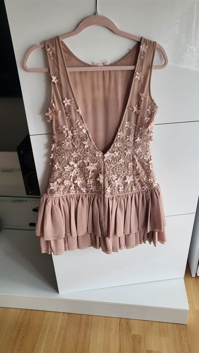 Śliczna Sukienka LOU