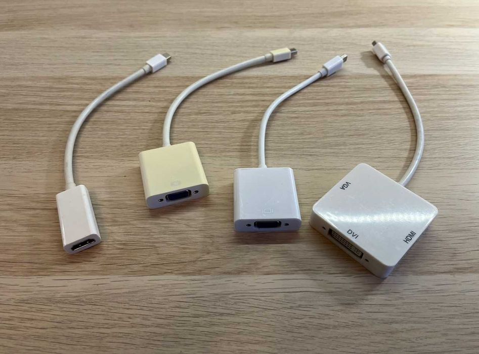 MacBook Air A1466, i7, 8GB RAM, 256GB, stan BDB, zestaw, 2x zasilacz