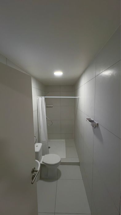 Alugo quarto solteiro para uma pessoa