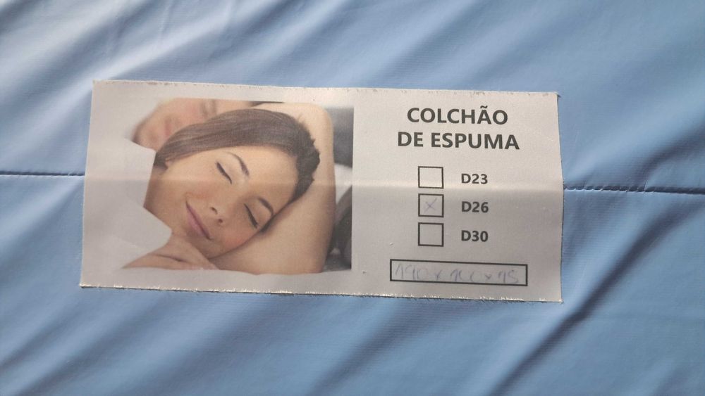Colchão (igual aos dos hospitais) - Fácil de Higienizar