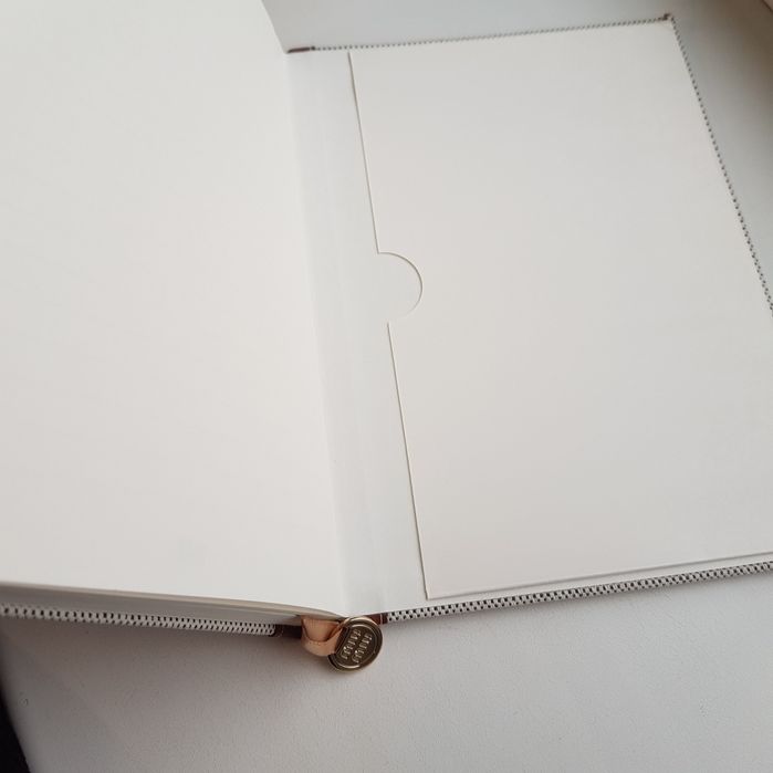 Блокнот miu miu  .