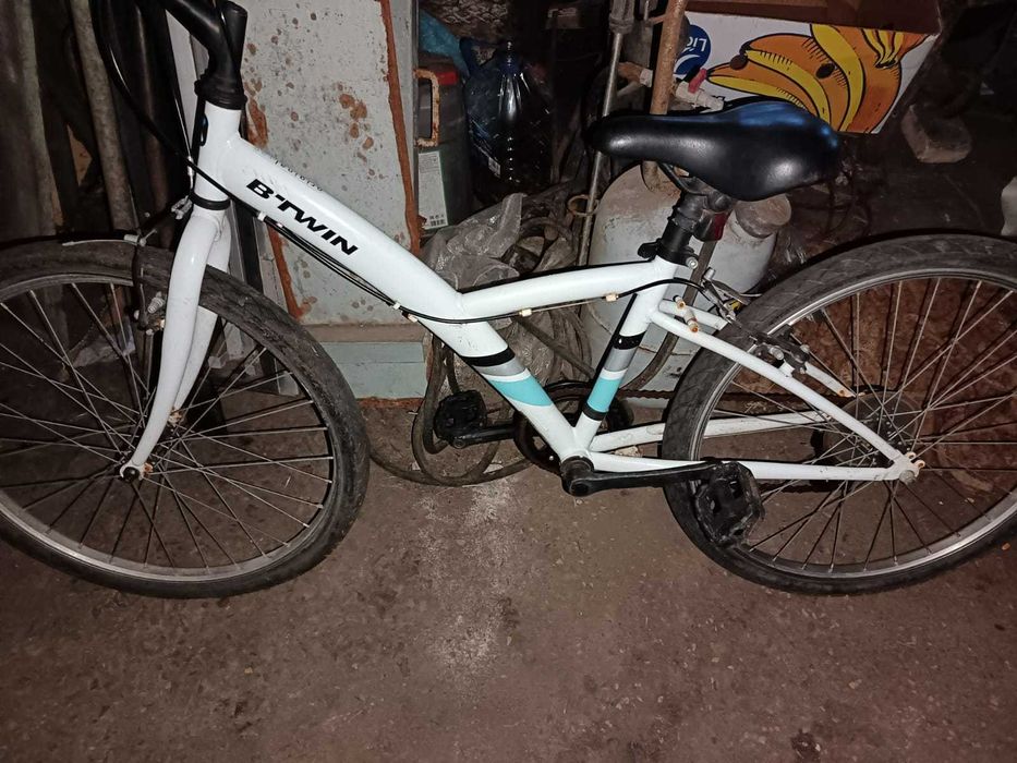 Bicicleta particamente nova