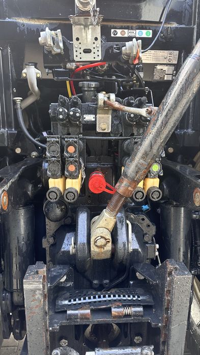 New Holland T7040
