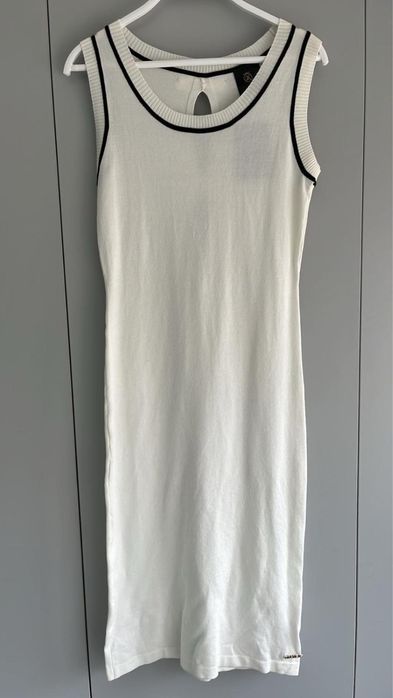 Vestido de Malha com Laços