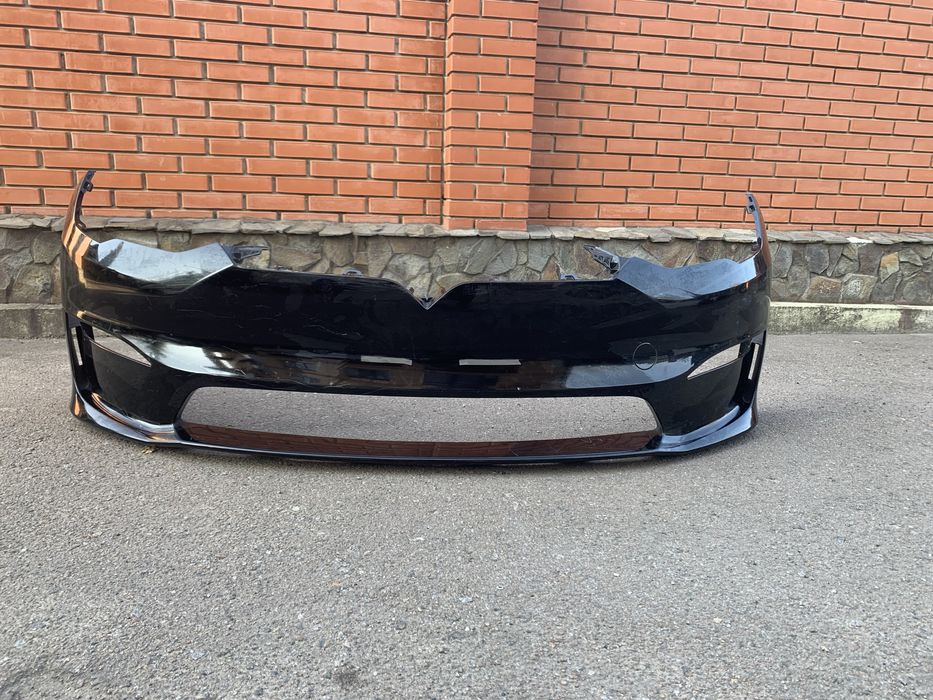 Tesla Plaid бампер