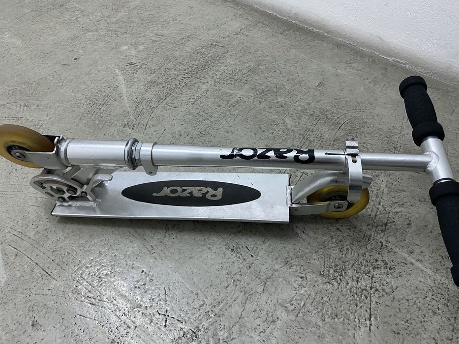 Trotinete RazorTam 8-16a/Junior/ desdobravel, excelente preco!