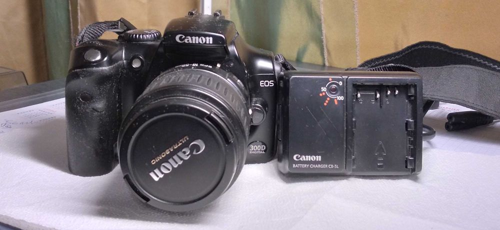 Aparat Cyfrowa lustrzanka EOS 300D