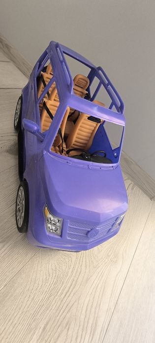 SUV barbie samochód na 4 lalki