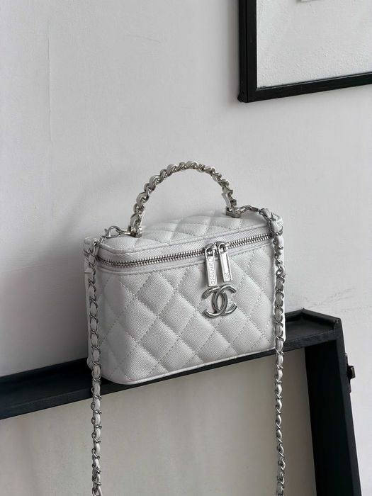 Сумка женская Chanel Classic Lambskin в серебре черная белая Шанель