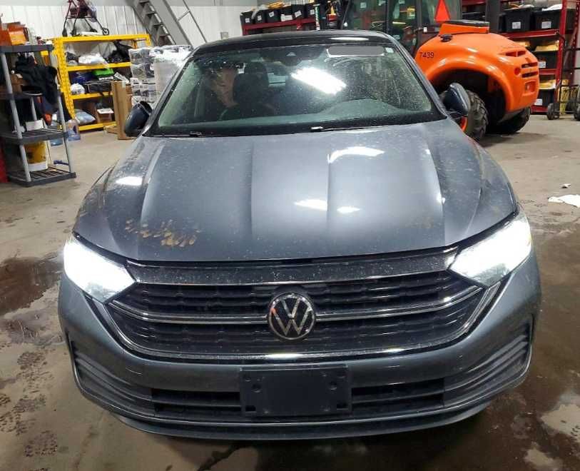 Volkswagen Jetta VI Бампер Розборка