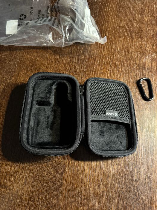 etui marki Yinke przeznaczone do przenoszenia głośnika przenośnego JBL