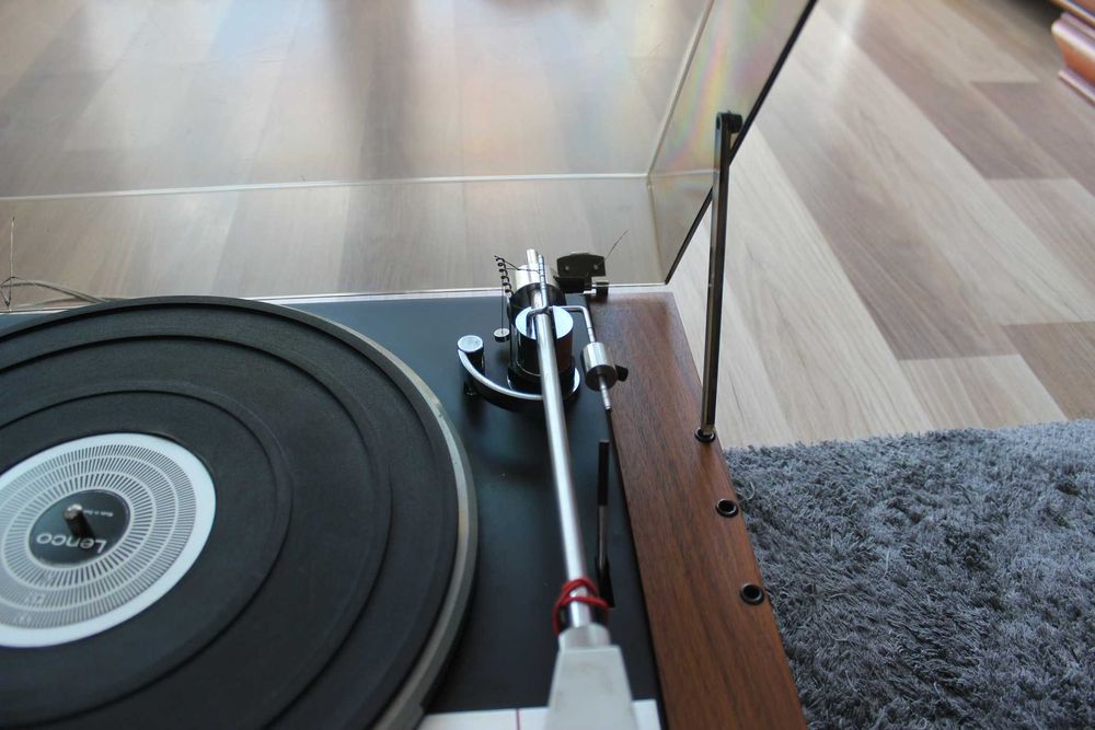 Gramofon Lenco L75