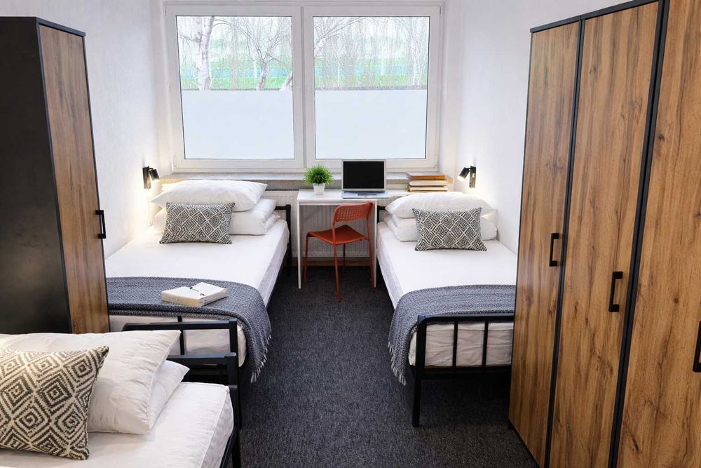 ХОСТЕЛ район WLOCHY (Lopuszanska) hostel. 2-4 местные. 800 мес/250 нед