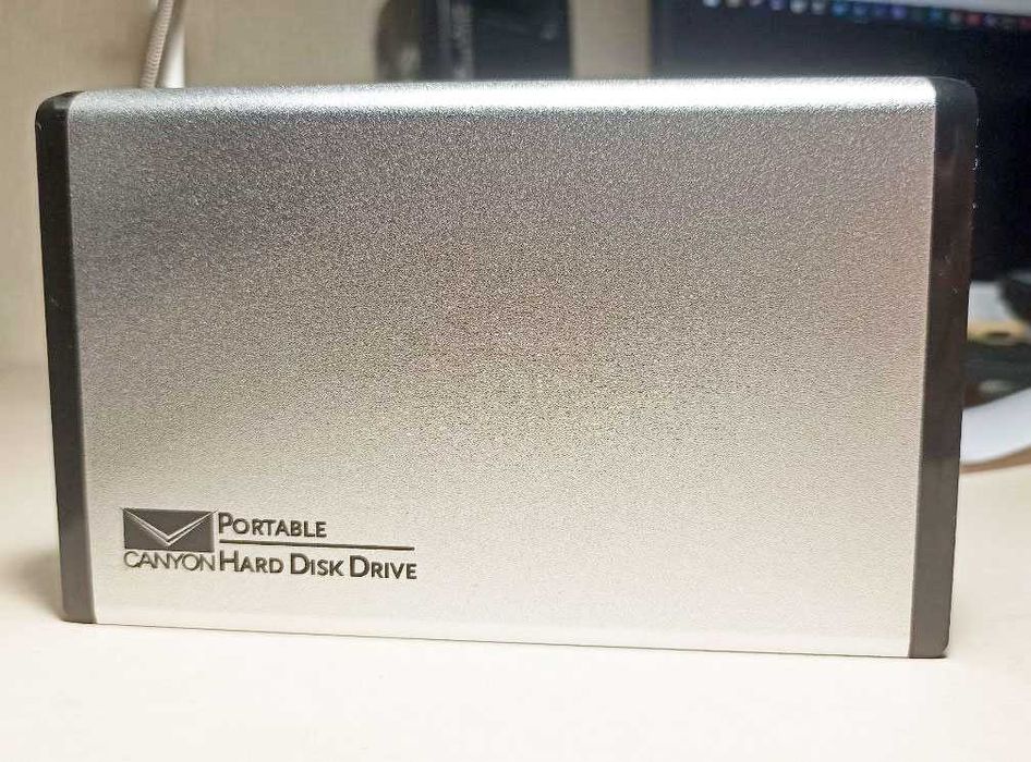 Продам зовнішній накопичувач Canyon Portable Hard Disk Drive 40GB