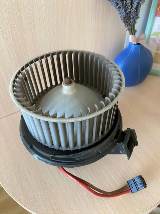 Моторчик вентиляційний