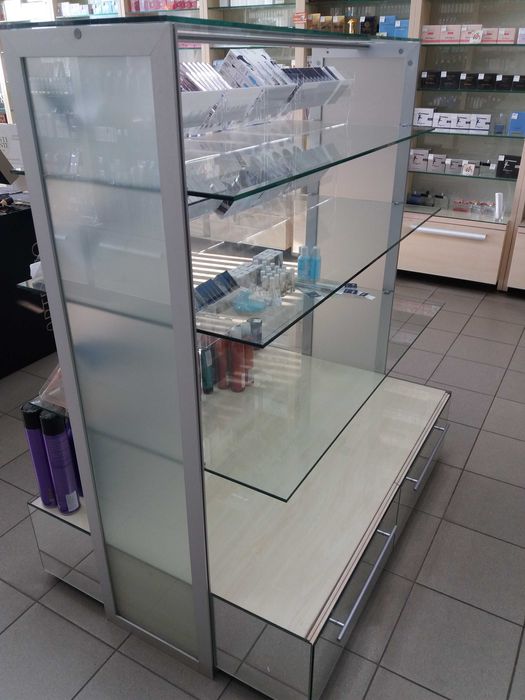 Продам мебель, шкафы с полками