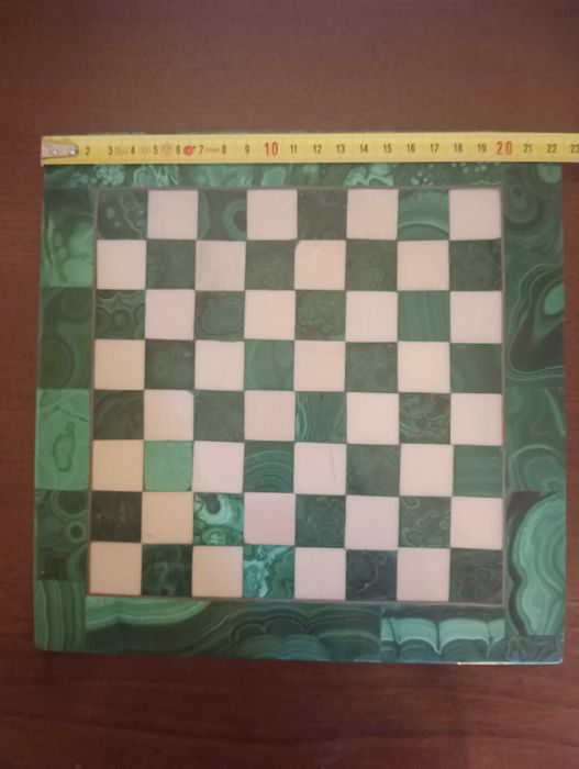 Xadrez em Malaquite e "Jade Branca"  22.5 x 22.5 made in Congo, Africa