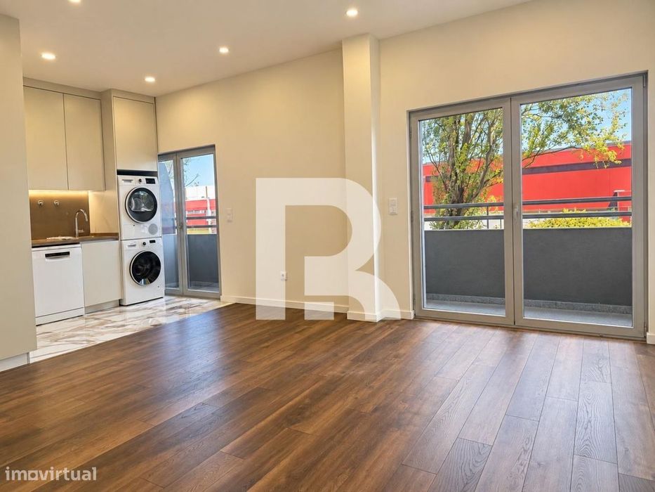 Apartamento T1 Novo na Urbª de Ouressa, Algueirão- Mem Martins