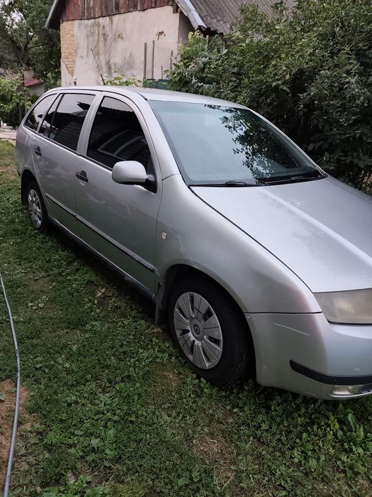 автомобіль Skoda Fabia
