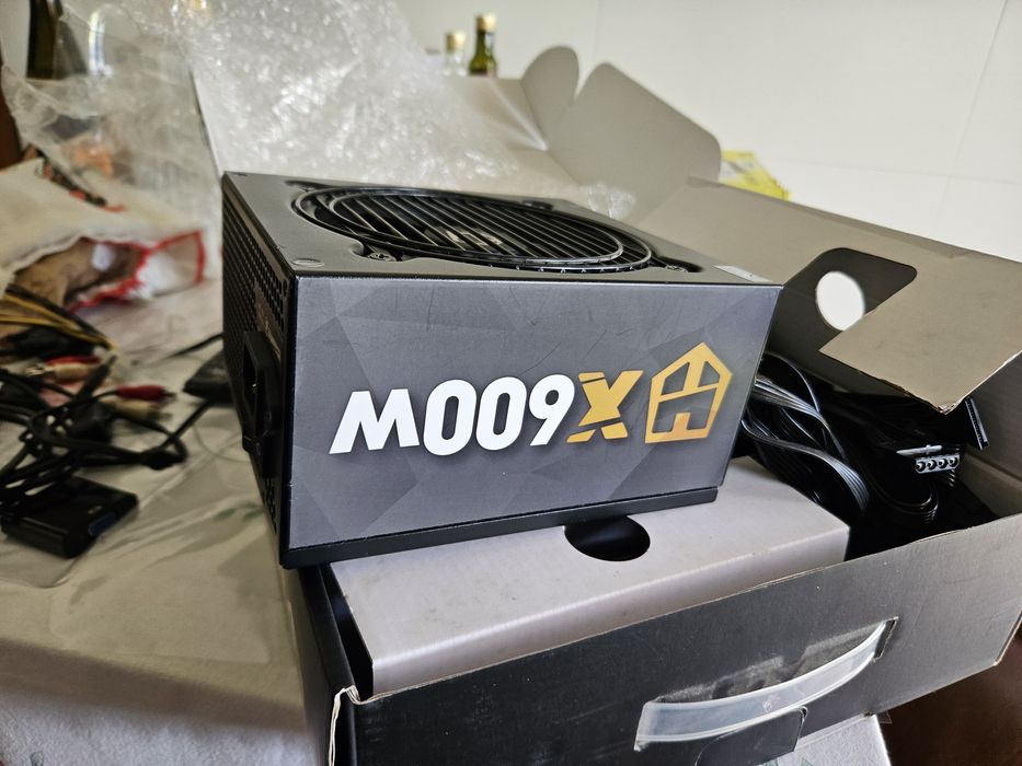XFX RX 6600 XT + Fonte NOX Hummer 600W
