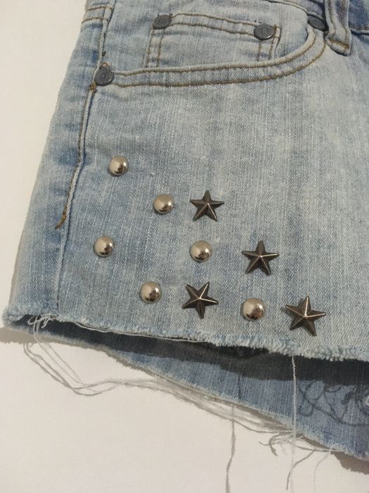 Calções ganga com tachas