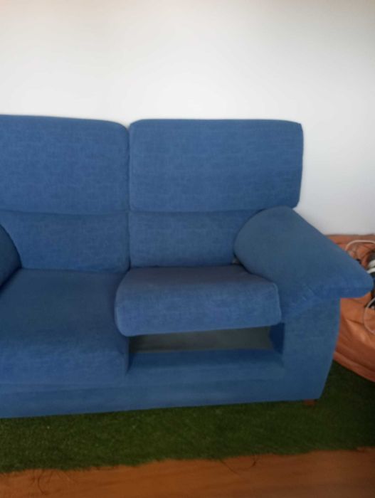Sofá 2 lugares, azul, ótimo estado
