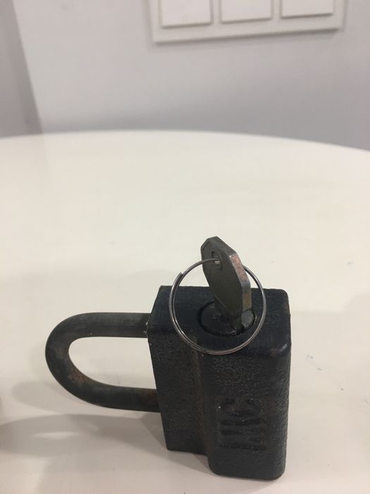 Дверные навесные замки