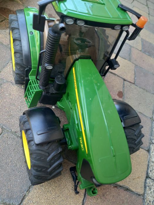 Traktor John Deere Bruder