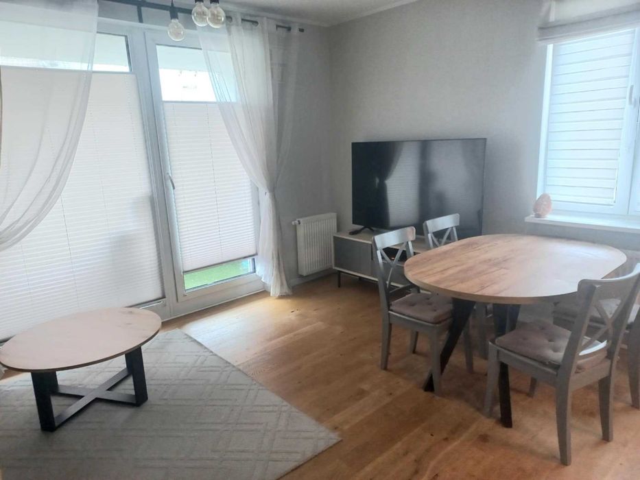 Przestronne 4-pokojowe mieszkanie na Targówku (80 m2) – Osiedle Wilno, ul. Janowiecka + miejsce postojowe w hali garażowej