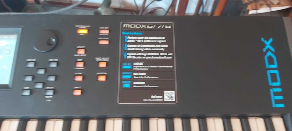 Yamaha MODX 8, como novo.