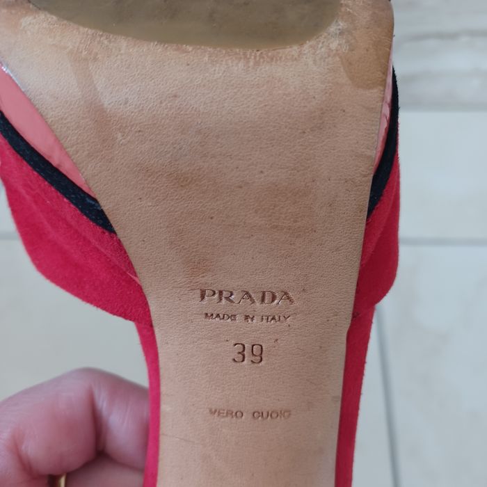 Buty firmy Prada Milano oryginalne jak nowe 39/ salon 850€