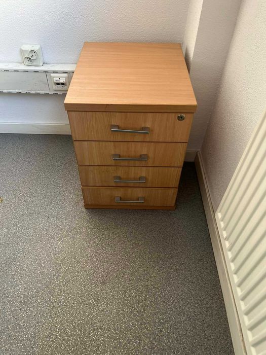 solidne biurka, używane, duże/ciężkie