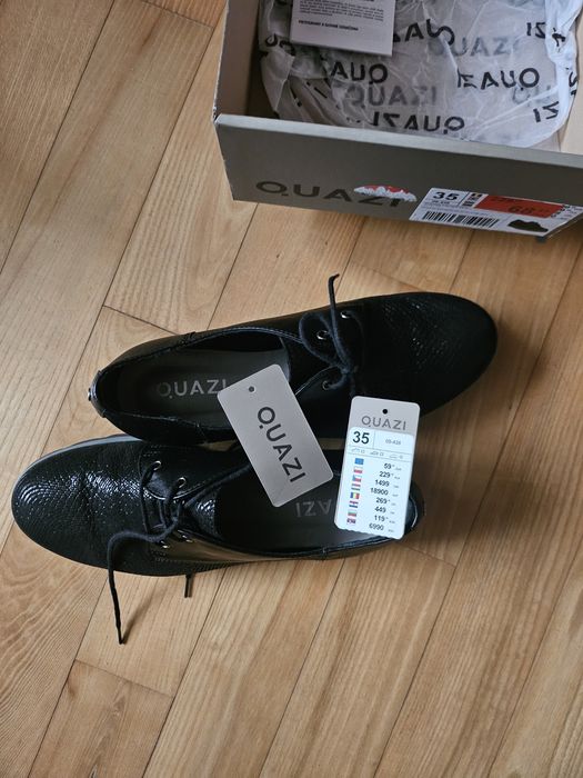 Nowe skórzane buty rozmiar 35