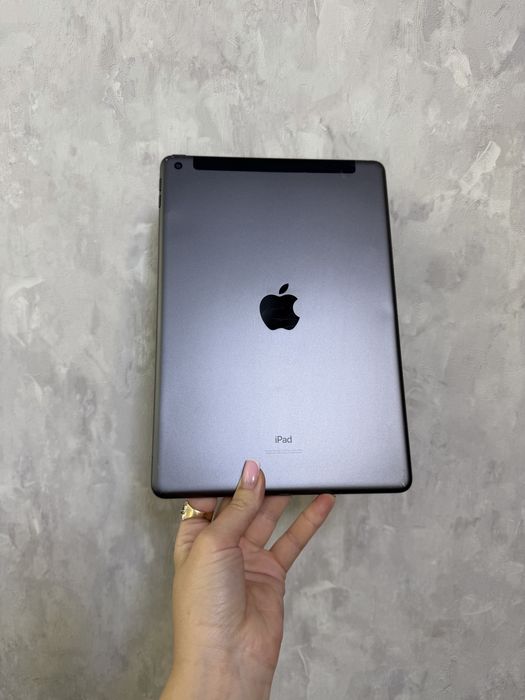 iPad 7 32 GB Wi-Fi + LTE