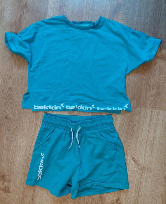 Bluzka i spodenki marki Bekkin, rozmiar 146-152