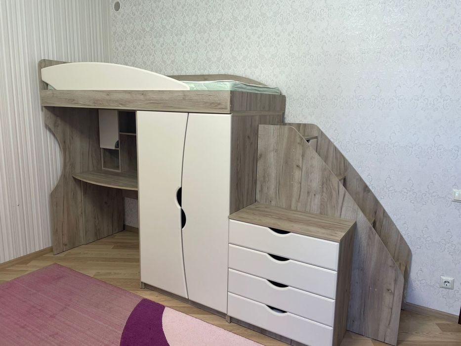 Дитяча кімната (ліжко горище)