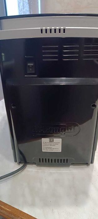 Продам кавову машину DeLonghi Magnifica S ECAM 22.110.SB