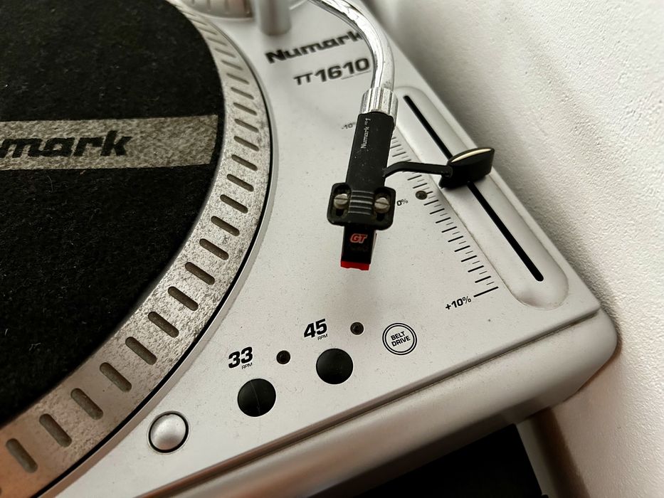 Gira-discos Numark TT1610