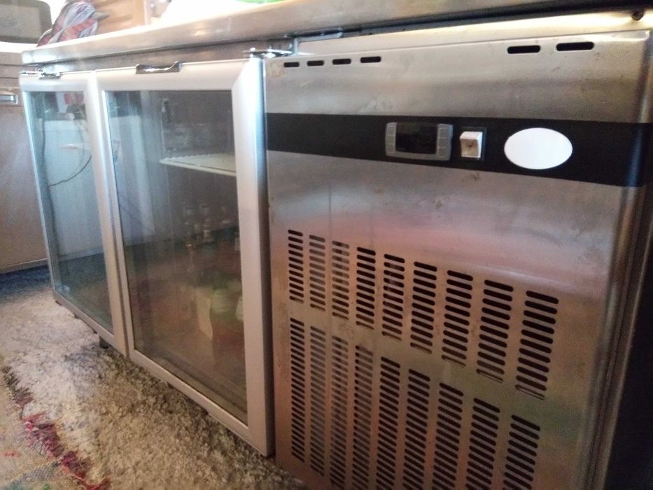 bancada de refrigeração com 2 portas de vidro