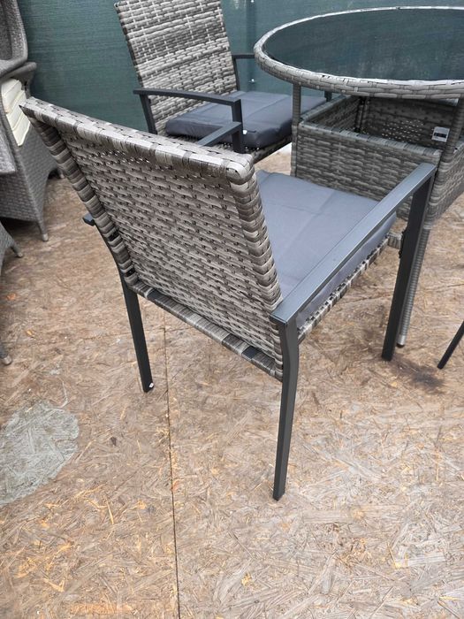 Zestaw mebli ogrodowych 4 krzesła + okrągły stół technorattan