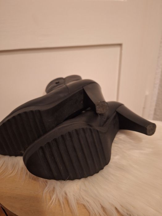 Buty na obcasie jesienno- zimowe