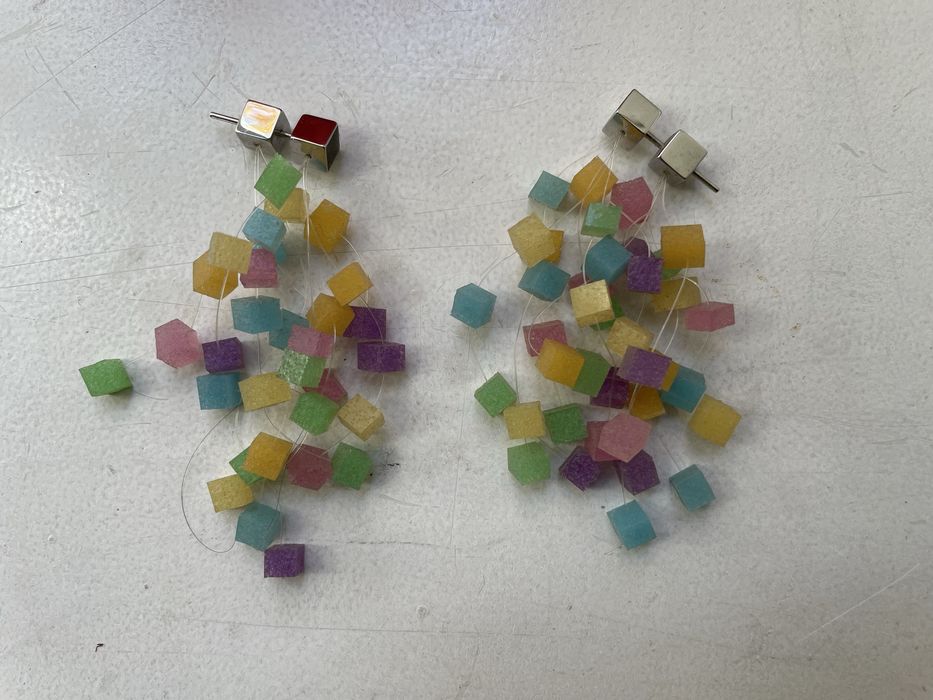 Brincos muito originais e vistosos 10€