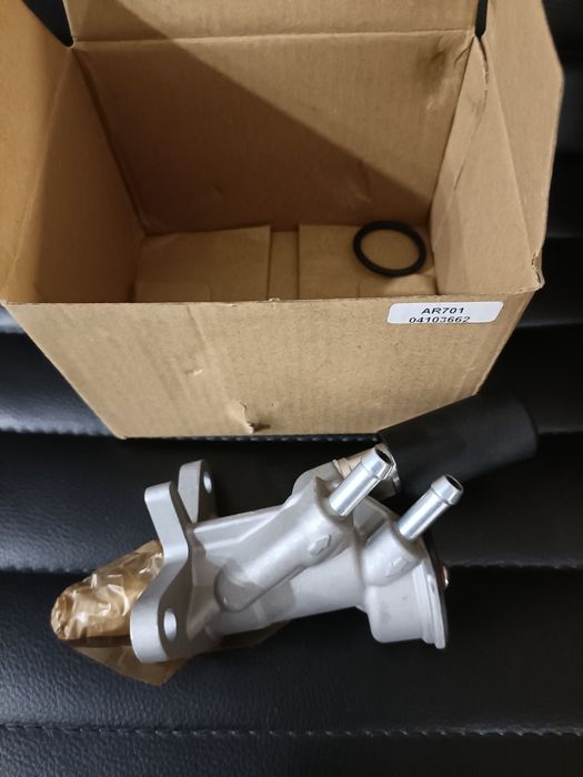 POMPKA PALIWA DO DEUTZ z pompką ręczną
 z pompką ręczną