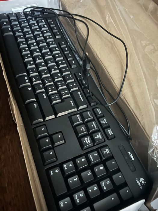 Клавиатура Logitech k200 media keyboard и мышка проводная