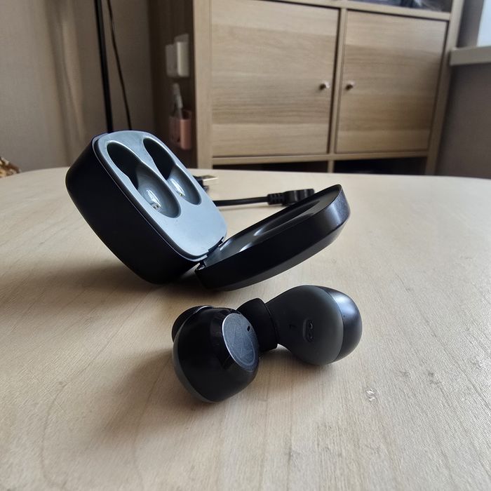 Беспроводные наушники Motorola TWS, оригинал, почти новые