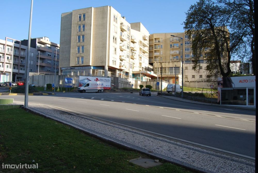 Vende-se Arrumos - Famalicão