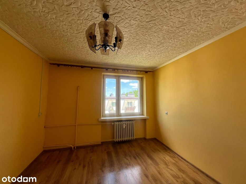 Przestronne M-3 w centrum Poręby, balkon