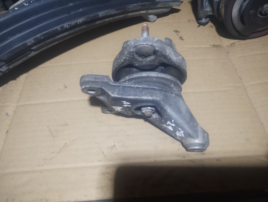 Poduszka skrzyni biegów audi a4b6