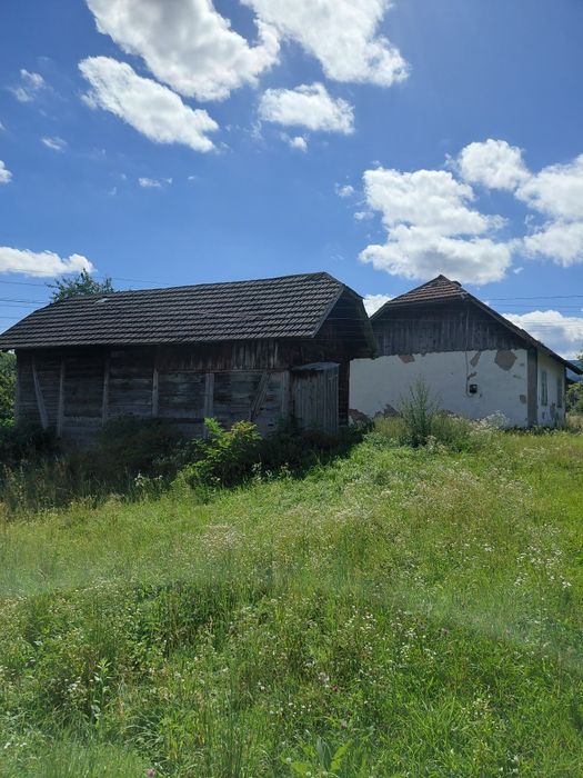 Продам будинок та 12 сотих землі