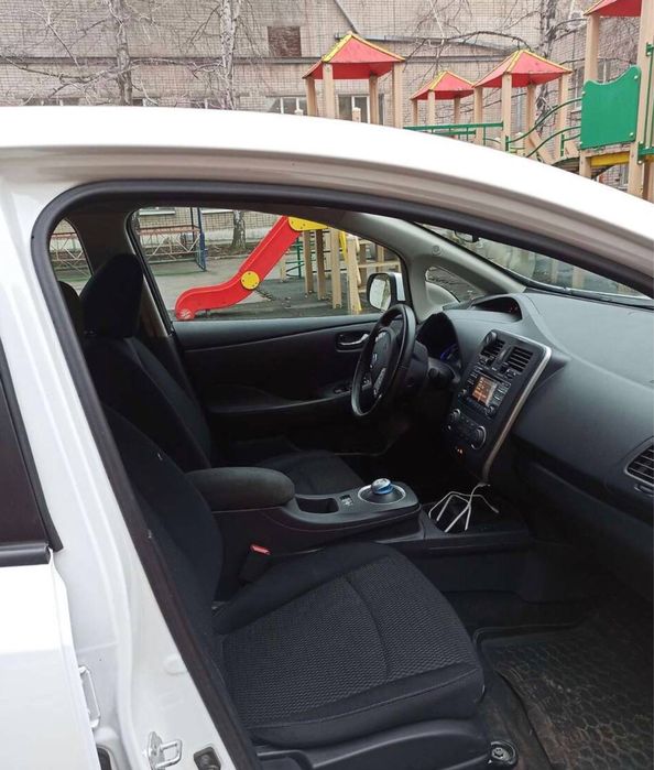 Nissan Leaf 2014 рік